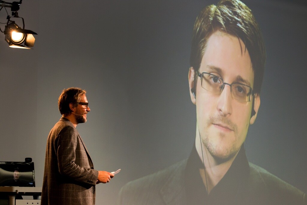 Keynote Edward Snowden, Nuernberg Messe; it-sa 2015; Moderation: Soeren von Varchmin;